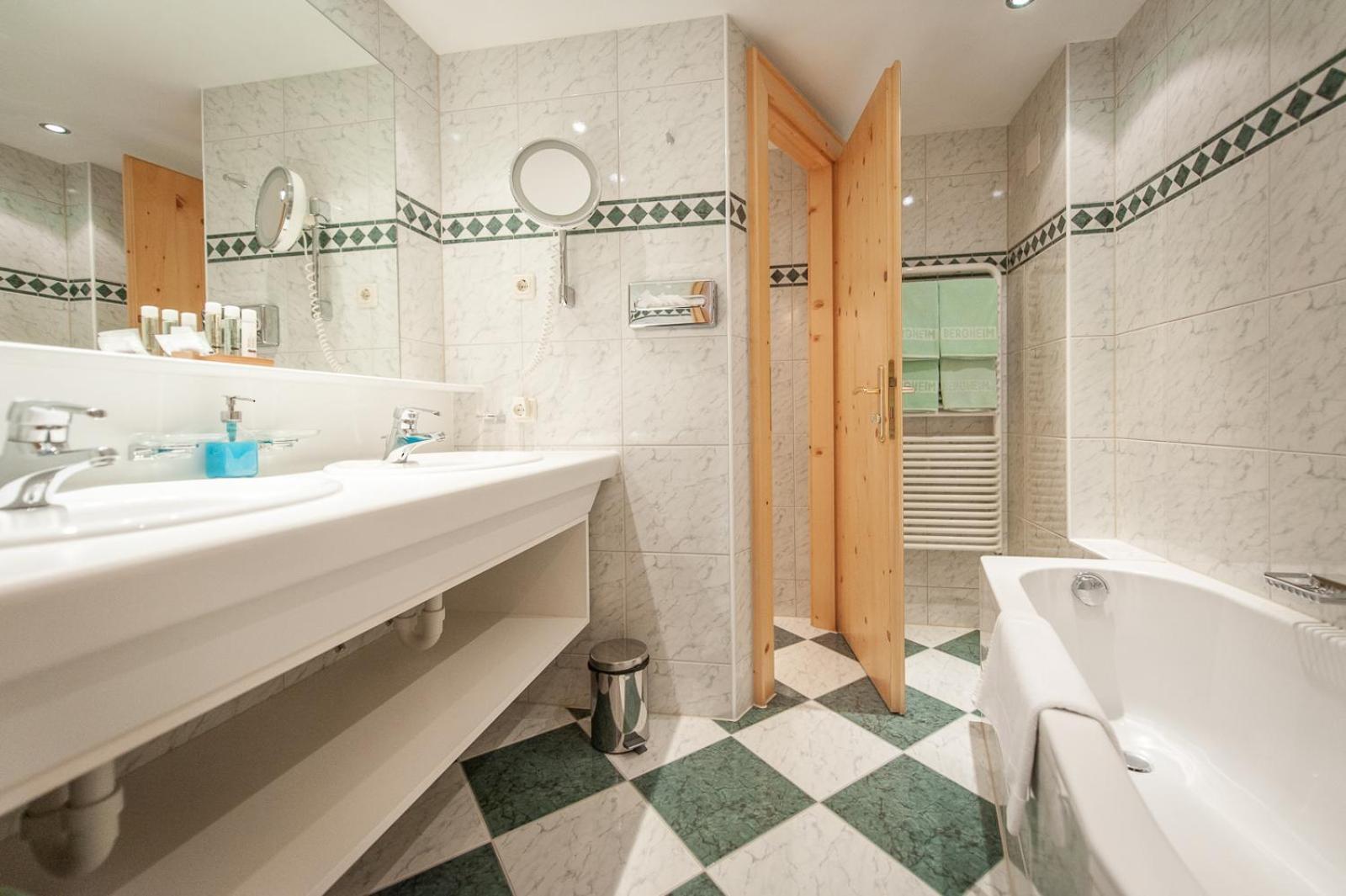 Quality Hosts Arlberg - Hotel Bergheim 圣安东阿尔贝格 外观 照片